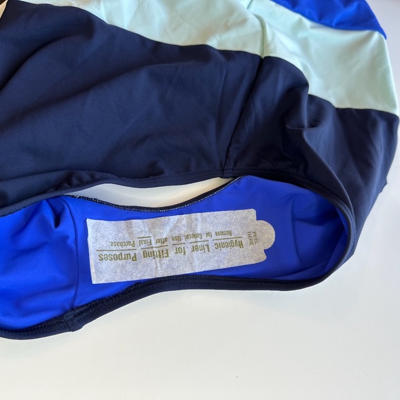 Athleta Coastline One Piece Swimsuit Blue - Picture 9 of 9